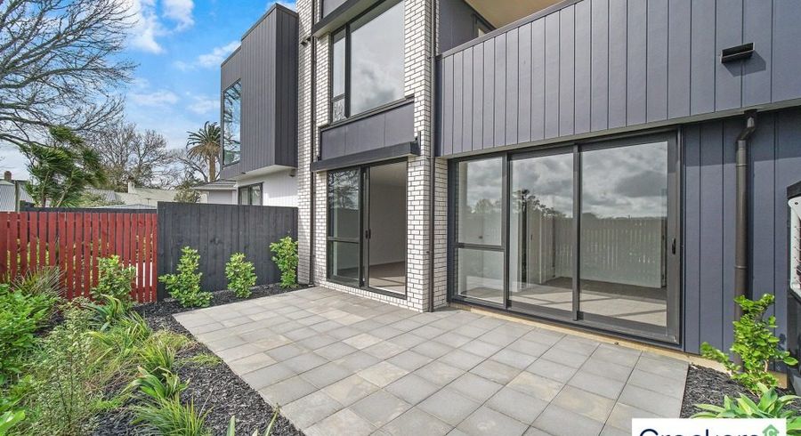  at 2/10 Treasure Lane, Te Atatu South, Waitakere City, Auckland
