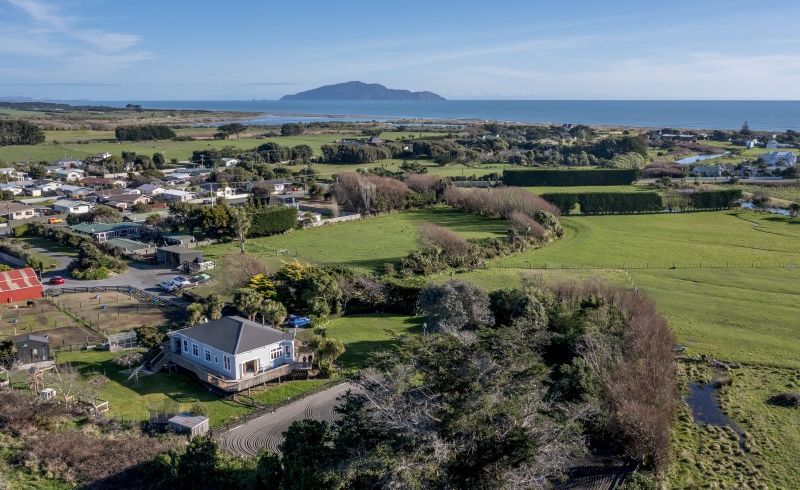  at 98 Rangiuru Road, Otaki Beach, Otaki