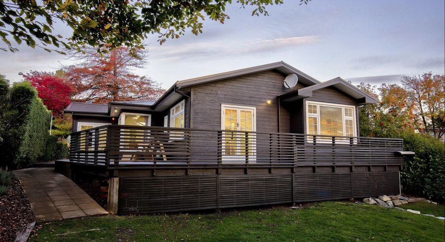  at 11 Cedar Drive, Kelvin Heights, Queenstown