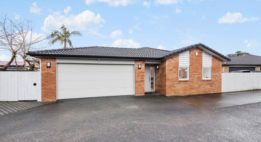  at 11A Poinsettia Place, Henderson, Auckland