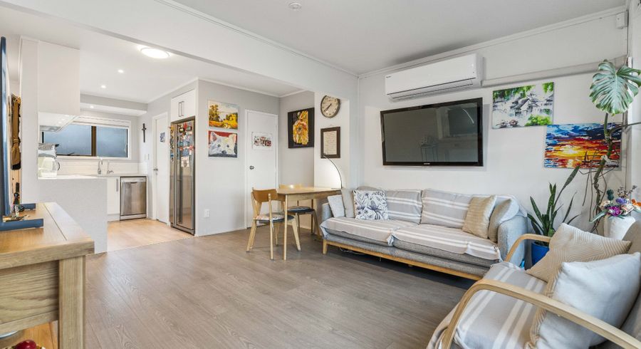  at 5/5 Koromiko Street, New Lynn, Auckland