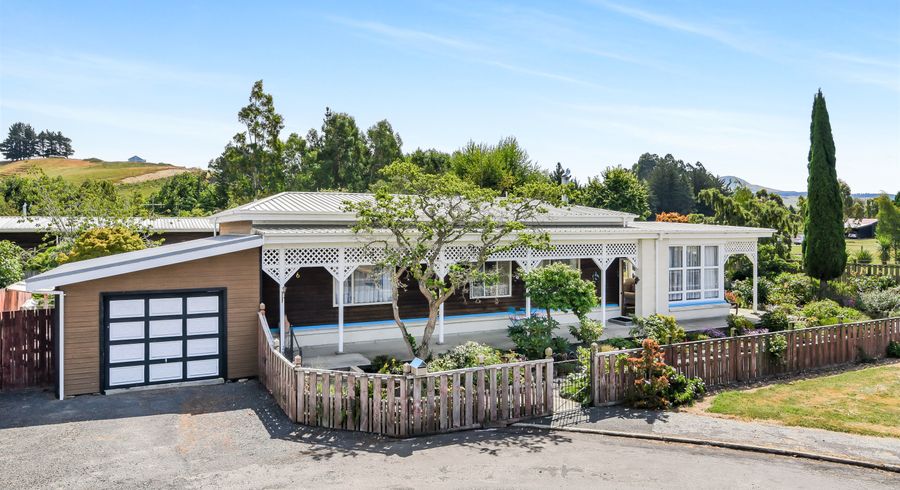  at 6 Martin Close, Karitane