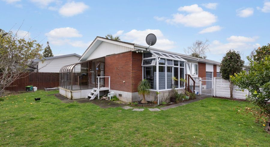  at 2/17 Poinsettia Place, Henderson, Waitakere City, Auckland