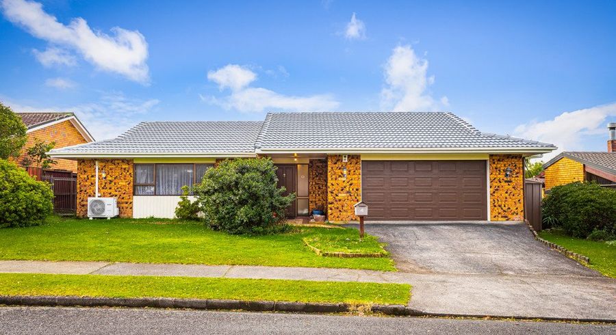  at 4 Muscat Place, Henderson, Waitakere City, Auckland