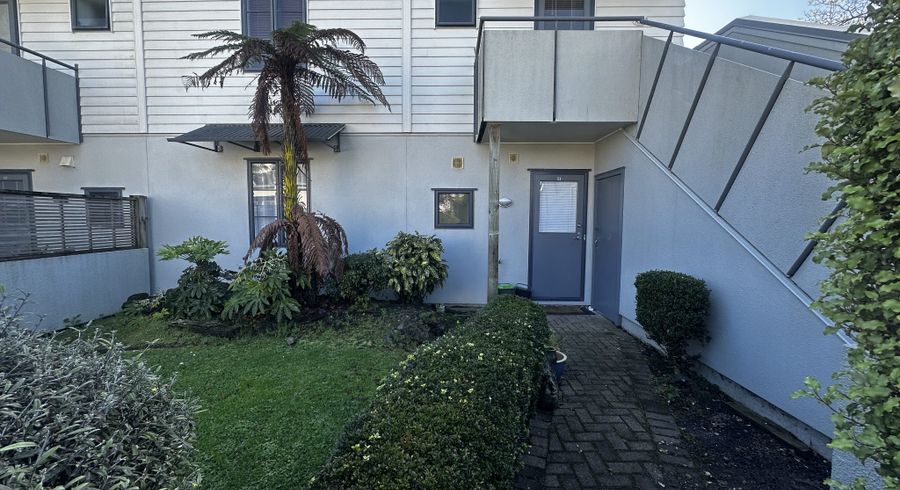  at 11/5 Carolina Place, Albany, North Shore City, Auckland