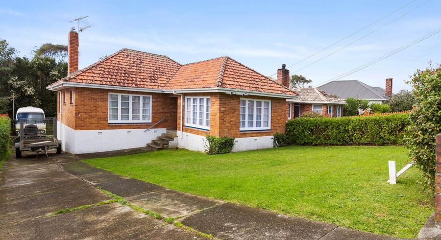  at 5 Westmere Park Avenue, Westmere, Auckland