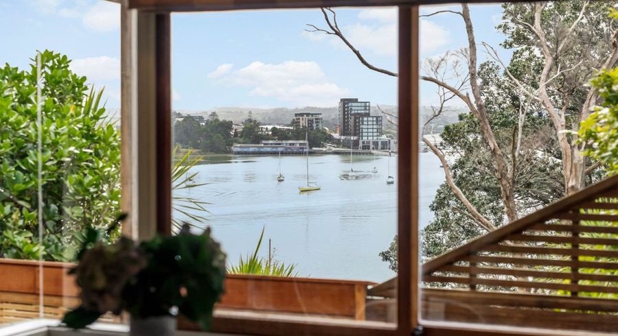  at 20 Oruamo Place, Beach Haven, North Shore City, Auckland