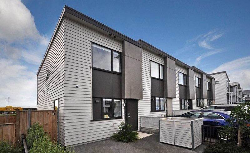  at 10 Kamana Road, Flat Bush, Manukau City, Auckland