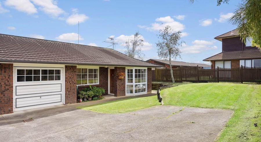  at 2/31 Eastridge Court, Northpark, Auckland