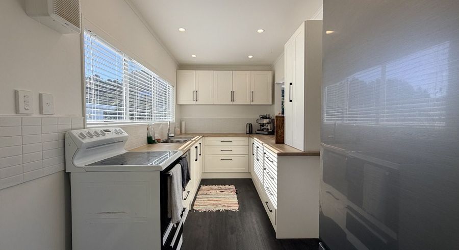  at 73B Airlie Road, Plimmerton, Porirua, Wellington