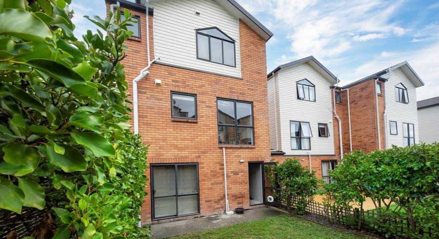  at 21/172 Mcleod Road, Te Atatu South, Auckland