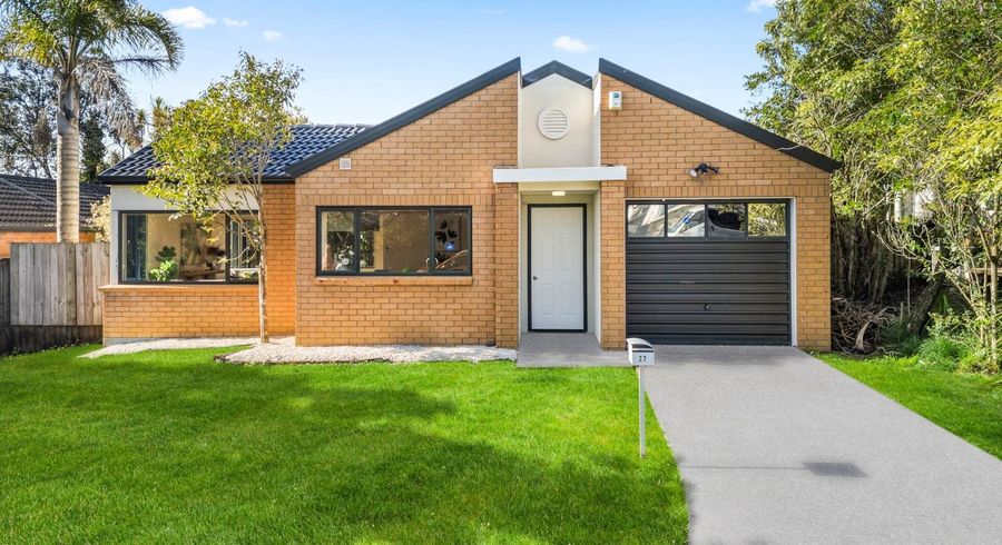  at 27  Kona Crescent, Henderson, Waitakere City, Auckland