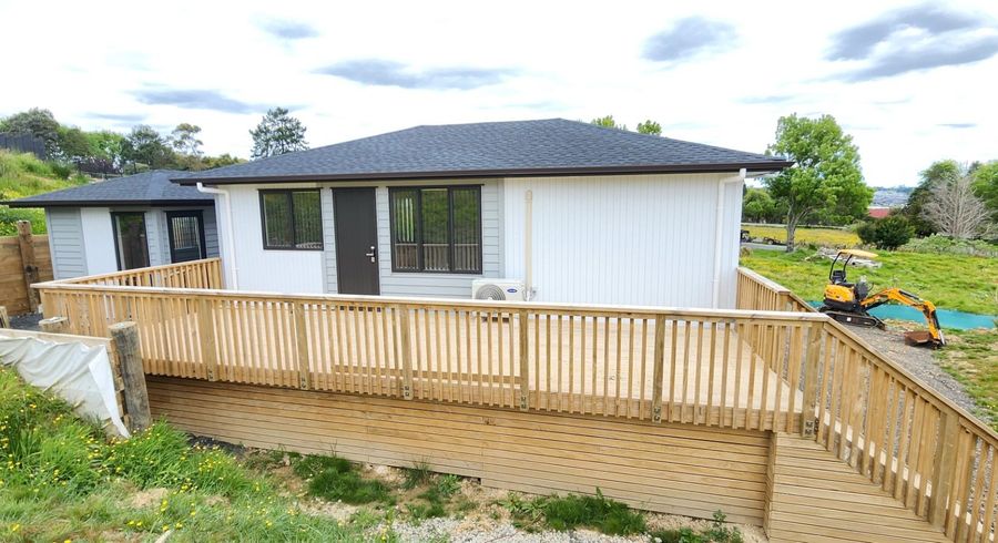  at 8A Gracechurch Drive, Flat Bush, Auckland