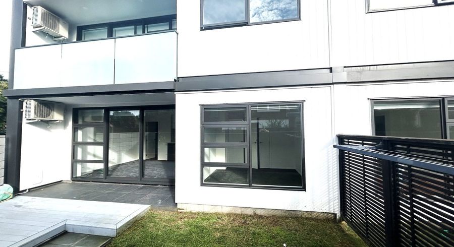  at 2/764 Beach Road, Browns Bay, Auckland