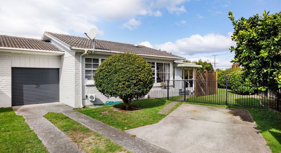  at 86 Sandwich Road, St Andrews, Hamilton