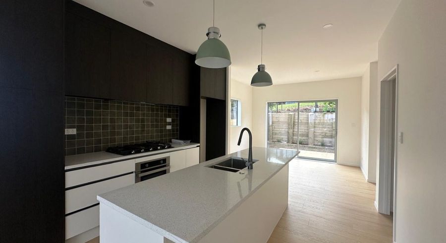  at 33 Lawson Creek Road, Massey, Waitakere City, Auckland
