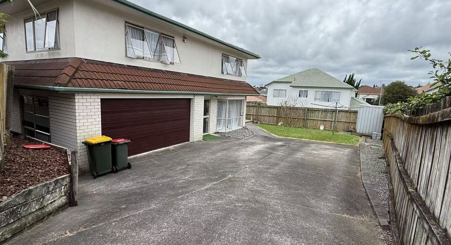  at Somerville, Manukau City, Auckland