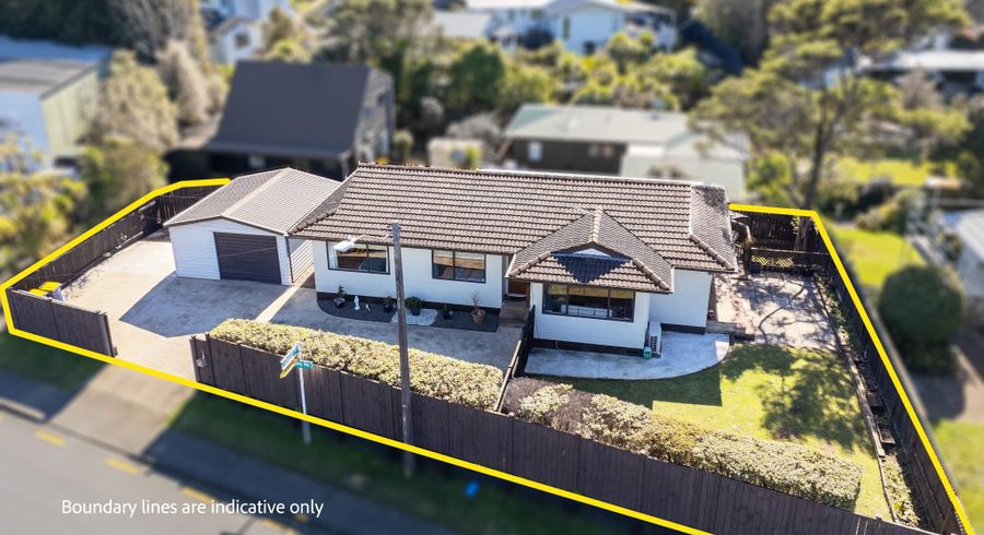  at 121 Godley Road, Green Bay, Waitakere City, Auckland