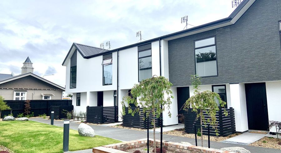  at 2/8 New Brighton Road, Shirley, Christchurch City, Canterbury
