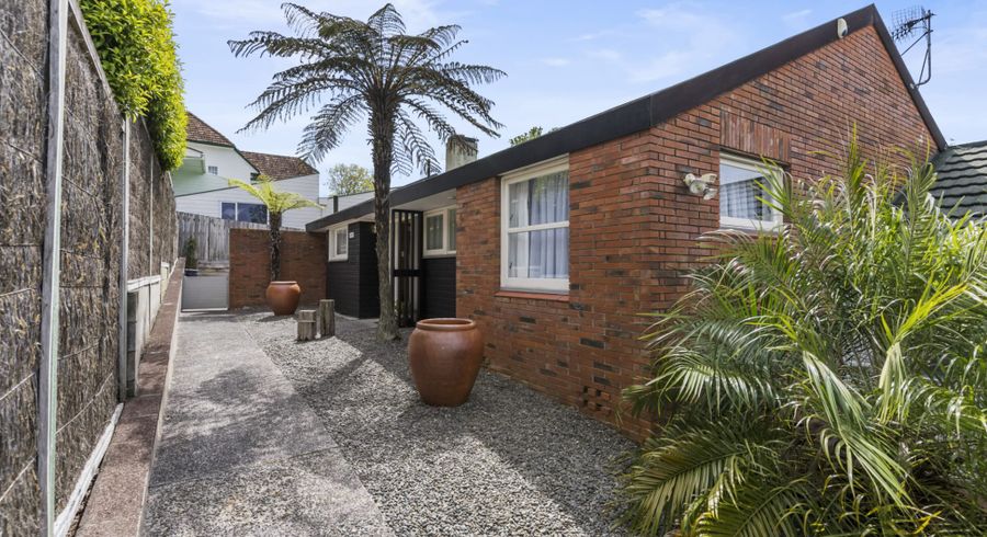  at 2/12 Entrican Avenue, Remuera, Auckland City, Auckland