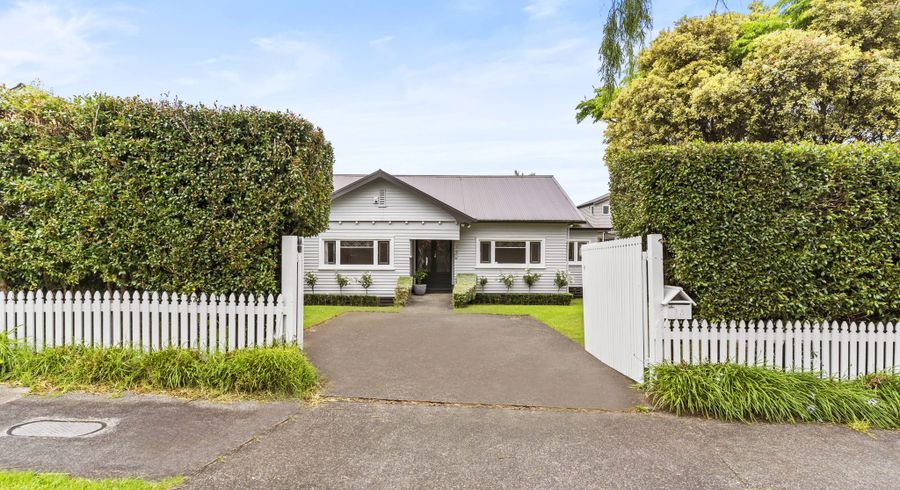  at 18 Fir Street, Waterview, Auckland