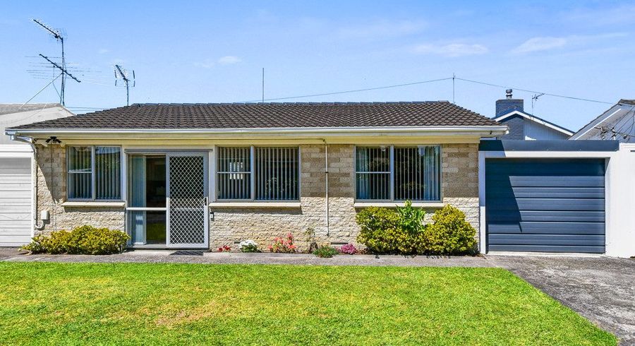  at 2/42 Halsey Road, Manurewa, Manukau City, Auckland