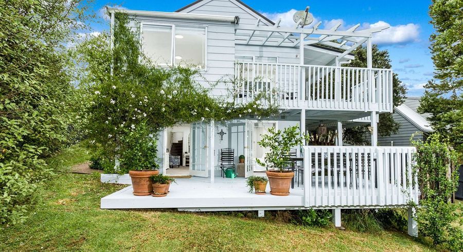  at 134 Lynn Road, Bayview, Auckland