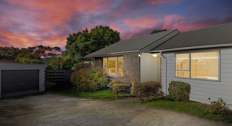  at 19B Hicks Close, Whitby, Porirua