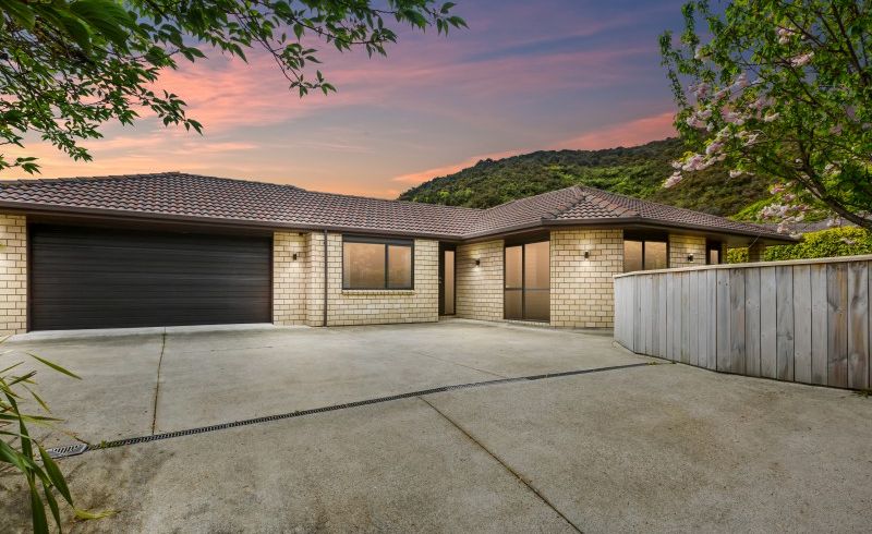  at 58 King Charles Drive, Kingsley Heights, Upper Hutt