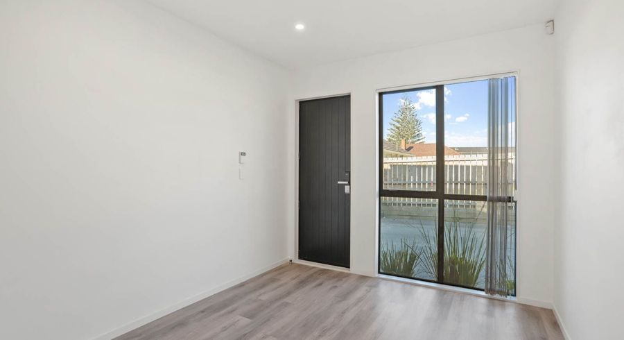  at 5/60 Kelman Road, Kelston, Waitakere City, Auckland