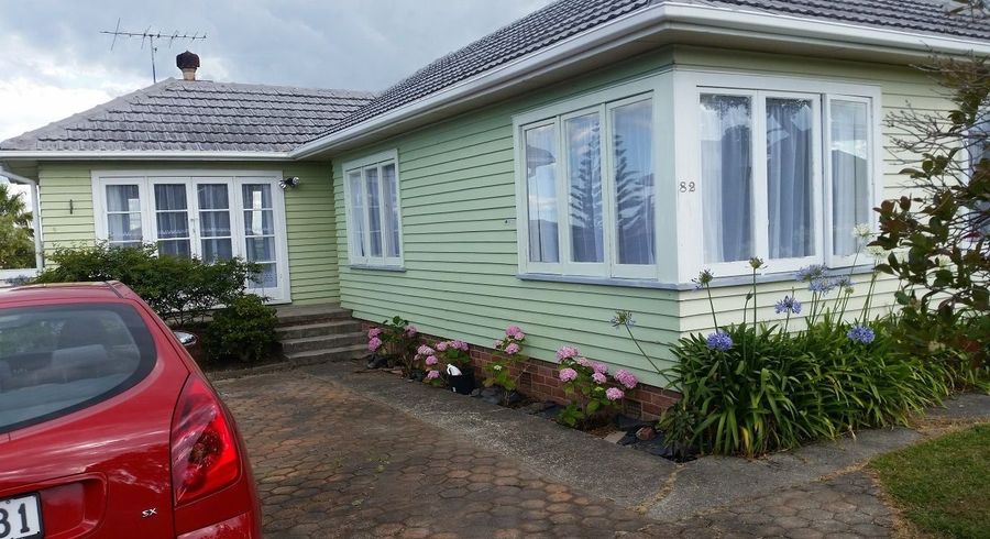  at 82 Ocean View Road, Northcote, North Shore City, Auckland