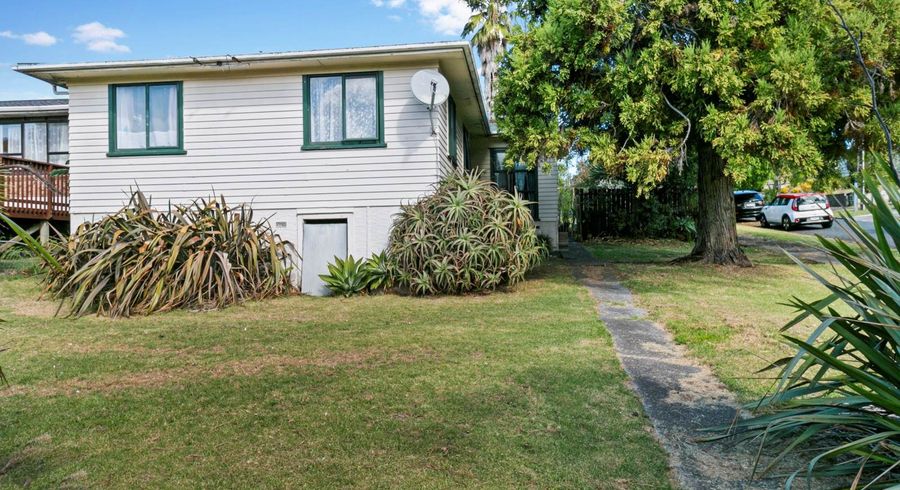  at 23 Dundale Avenue, Blockhouse Bay, Auckland