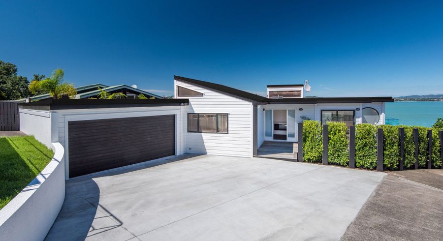  at 2/26 Tizard Road, Birkenhead, Auckland