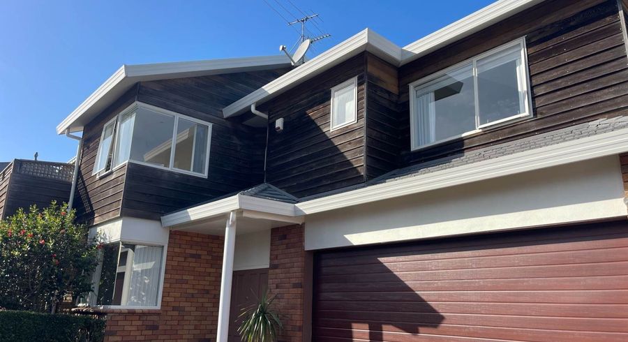  at 1/210A East Coast Road, Castor Bay, North Shore City, Auckland