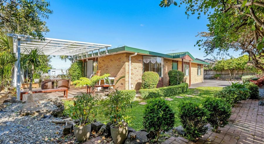  at 14 Swanson Oaks, Swanson, Waitakere City, Auckland