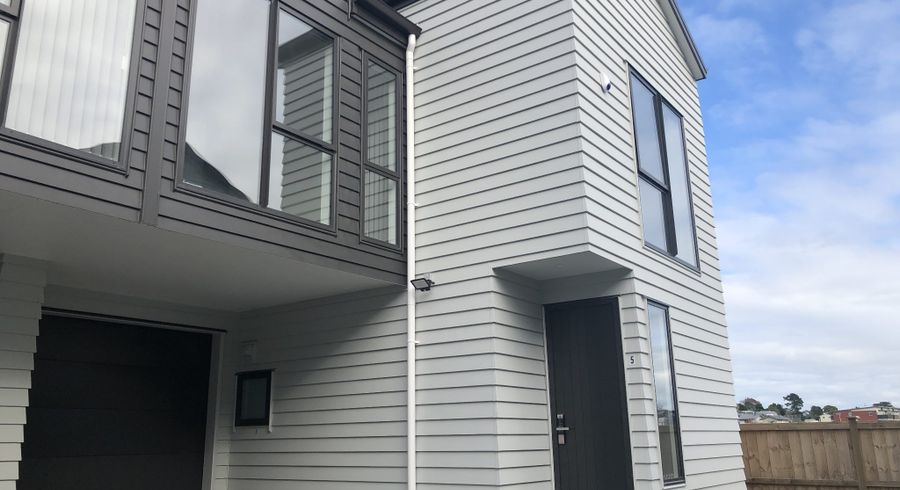  at 5/21 Akoranga Dr, Northcote, North Shore City, Auckland