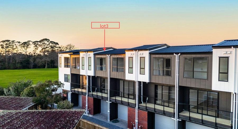  at 3/32 Tiraumea Drive, Pakuranga, Manukau City, Auckland