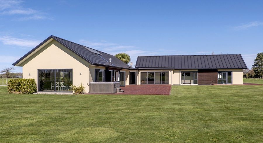  at 585 Coutts Island Road, Coutts Island, Christchurch