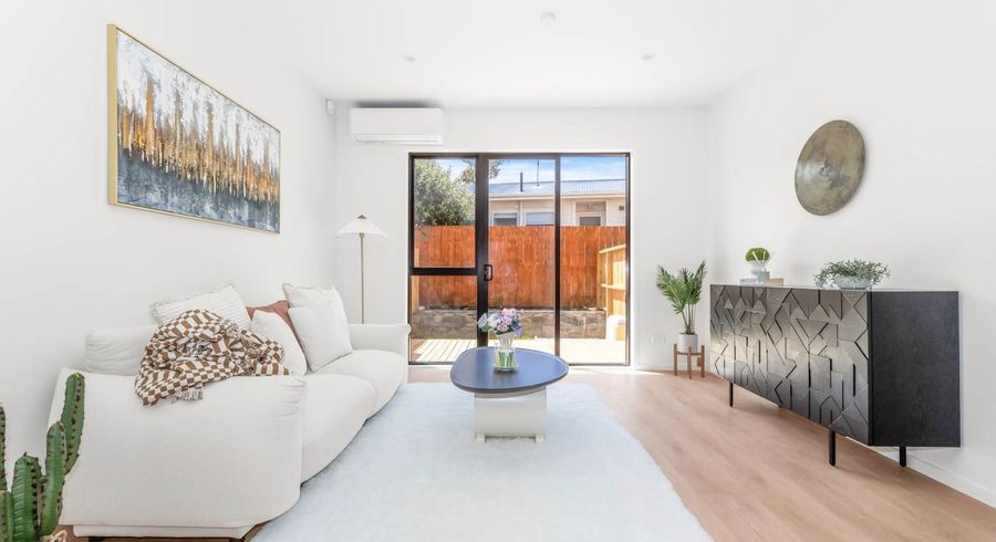  at 5/15  Normandy Road, Henderson, Waitakere City, Auckland