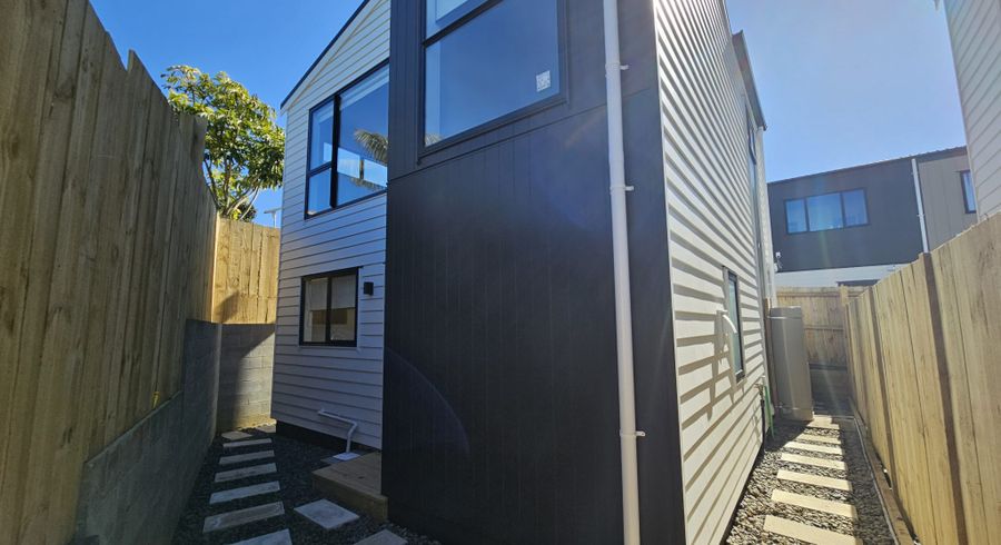  at 4B Hepburn Road, Glendene, Auckland