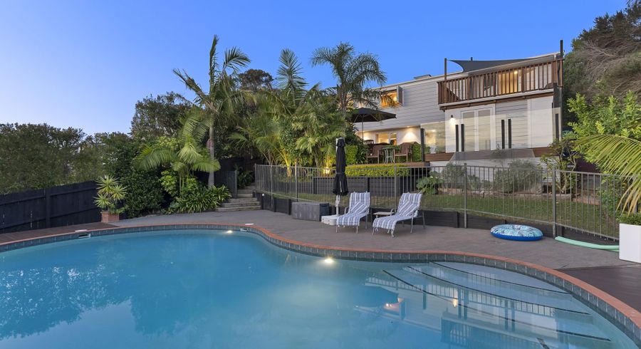  at 32 Sartors Avenue, Northcross, Auckland
