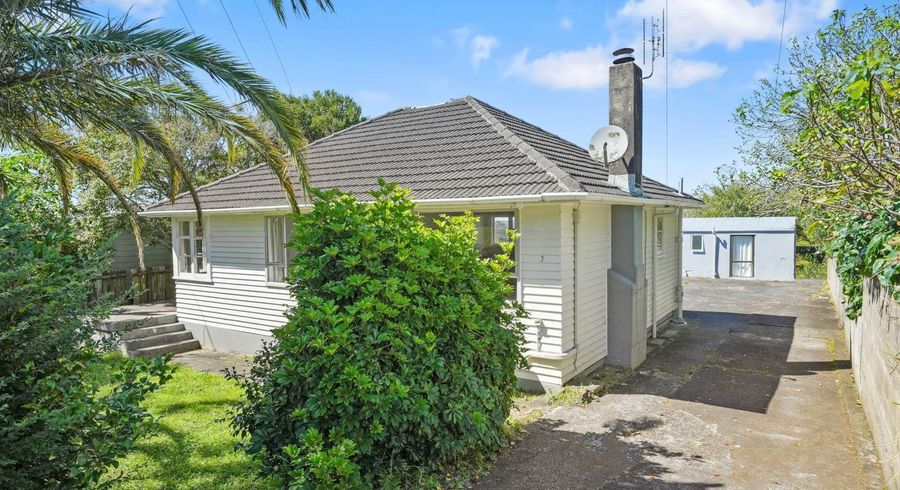  at 3 Donovan Avenue, Massey, Waitakere City, Auckland