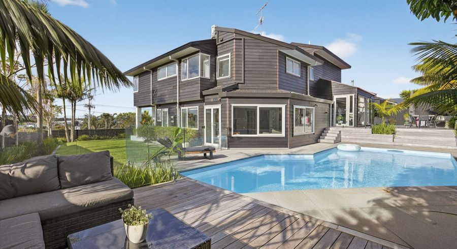  at 556 Beach Road, Rothesay Bay, North Shore City, Auckland