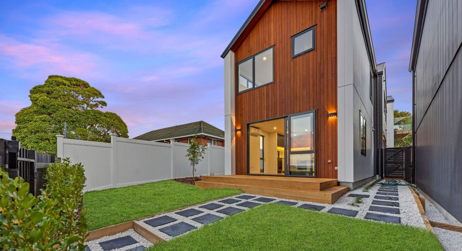  at 21B Knights Road, Rothesay Bay, North Shore City, Auckland