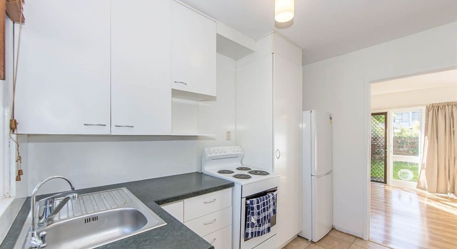  at 2/1 Glen Road, Browns Bay, North Shore City, Auckland