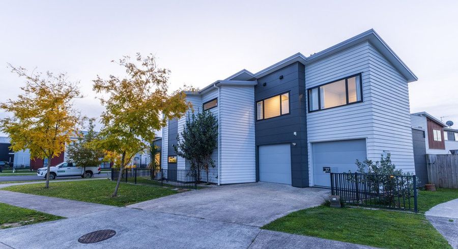  at 32 Tennille Street, Flagstaff, Hamilton