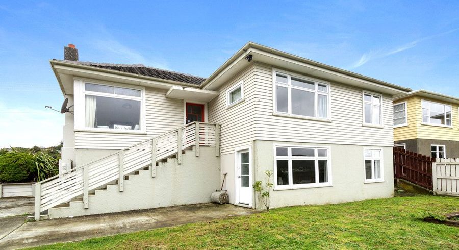 at 33 Tawa Terrace, Tawa, Wellington