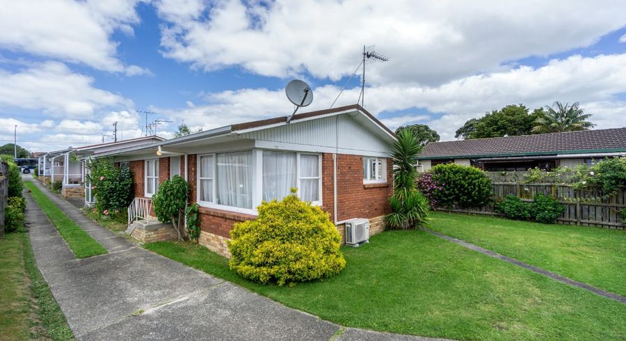  at 43 Shakespeare Road, Milford, North Shore City, Auckland