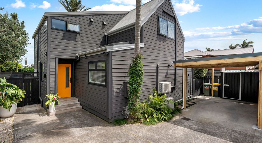  at 2/220 Point Chevalier Road, Point Chevalier, Auckland City, Auckland
