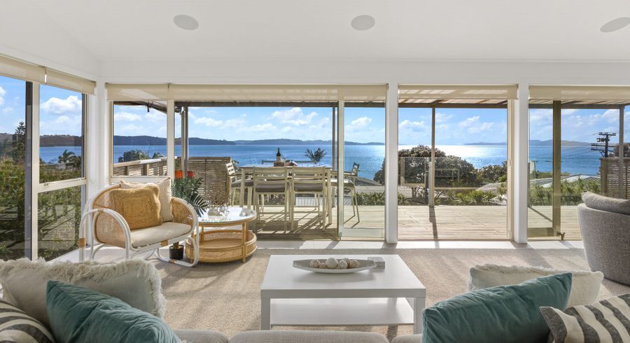  at 4 Piccadilly Circus, Snells Beach, Snells Beach